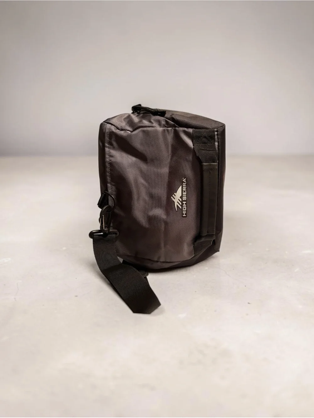 🌊High Sierra Duffel Bag - Versatile Travel & Gym Carry